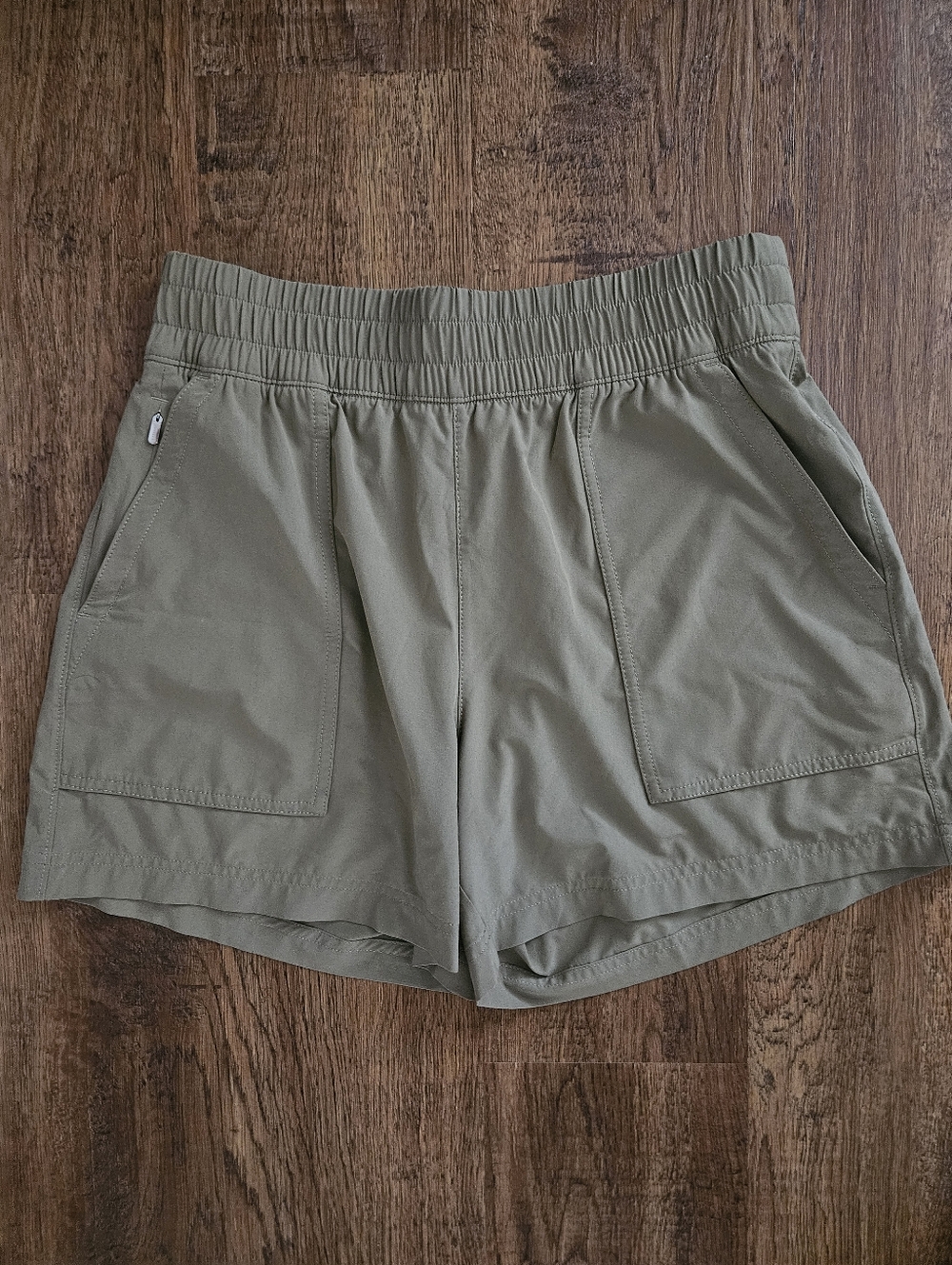 Athleta Smocked-Waist Athletic Shorts, Size Small